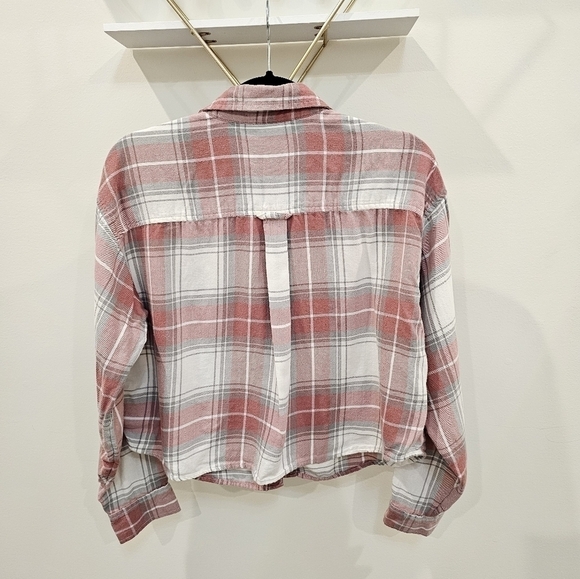 AE Plaid Cropped Button Up Shirt Muted Red Gray Size Medium - Picture 12 of 13